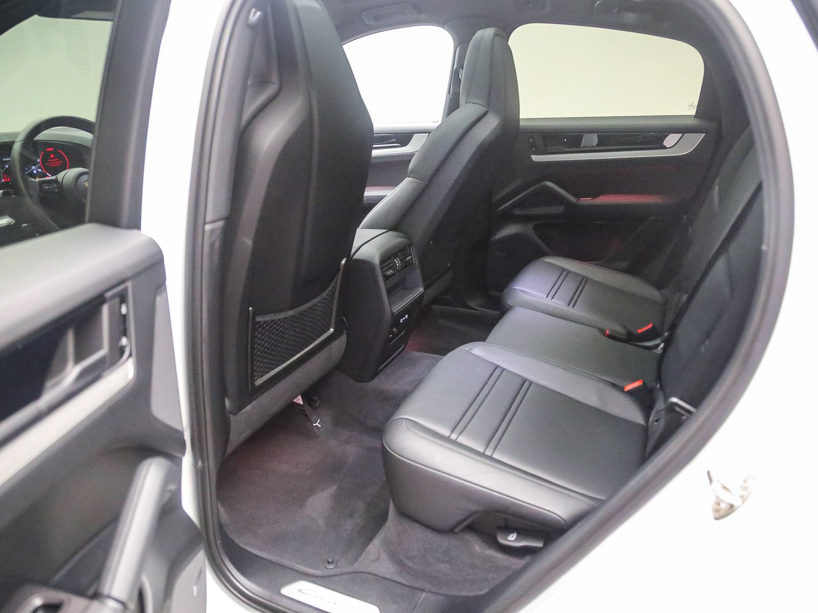 Certified 2026 Porsche Cayenne Coupe AWD/4WD image 23