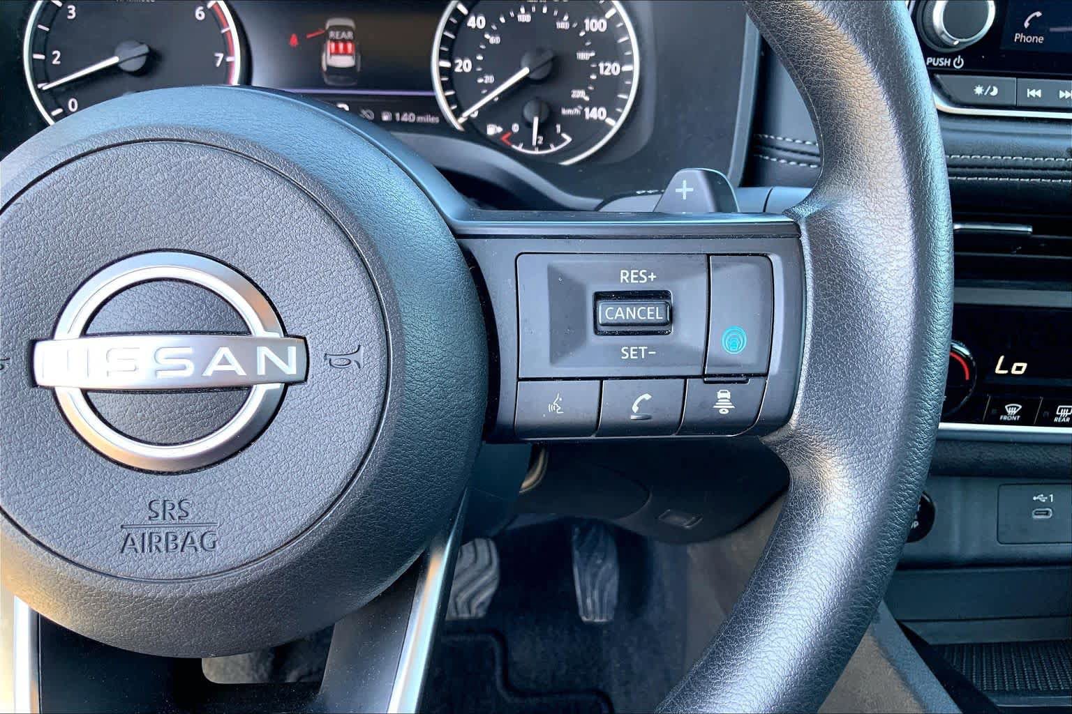 Used 2024 Nissan Rogue SV image 25