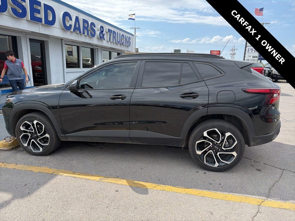 Used 2025 Chevrolet Trax RS image 6