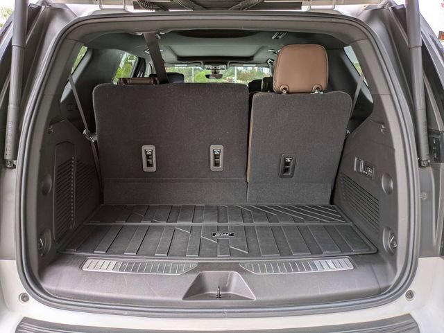 Used 2021 Chevrolet Tahoe High Country image 11