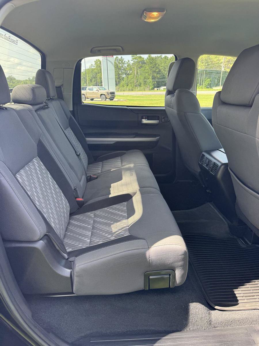 Used 2020 Toyota Tundra SR5 w/ SR5 Upgrade Package AWD/4WD image 17