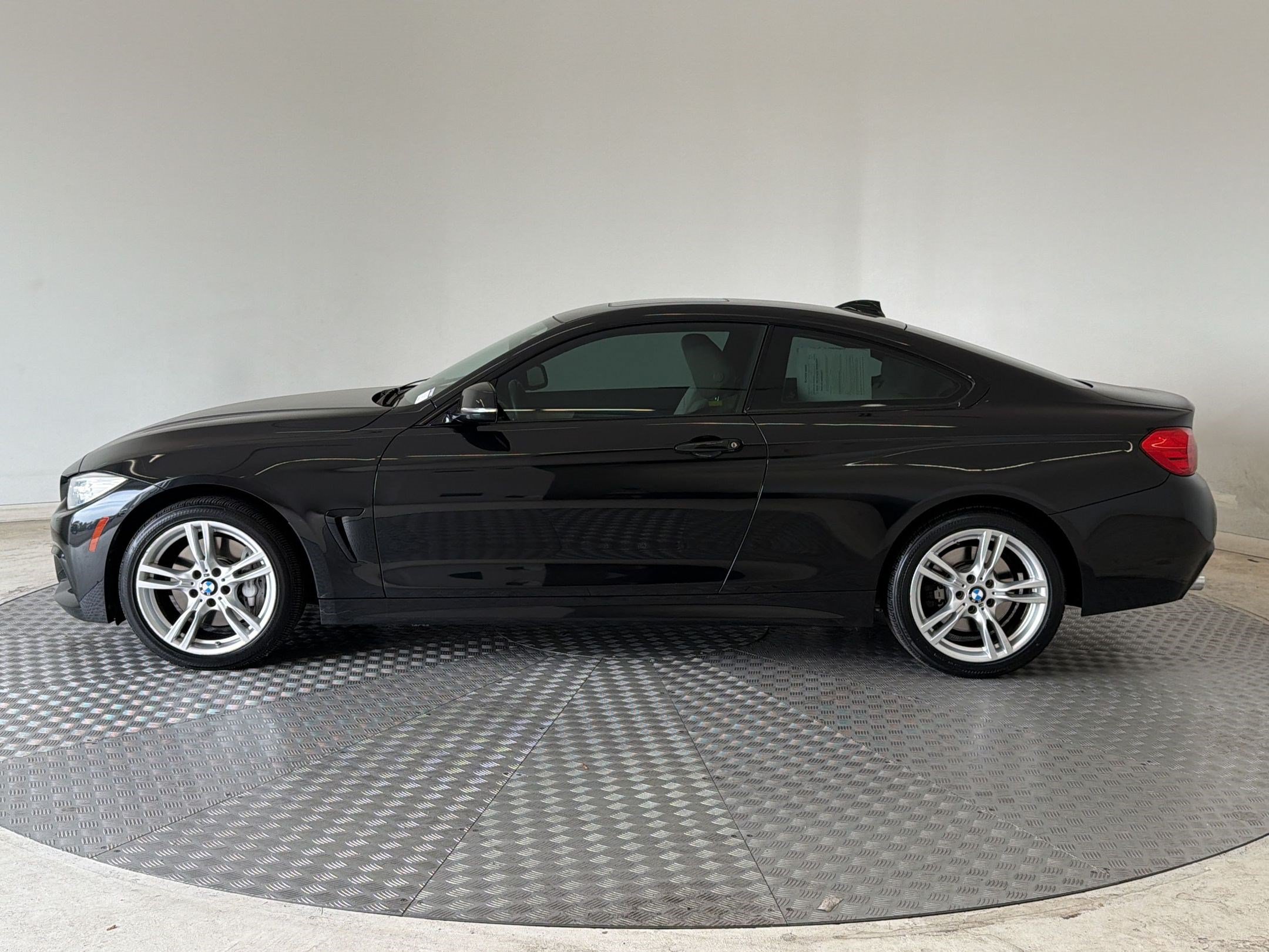 Used 2015 BMW 435i xDrive Coupe AWD/4WD image 2