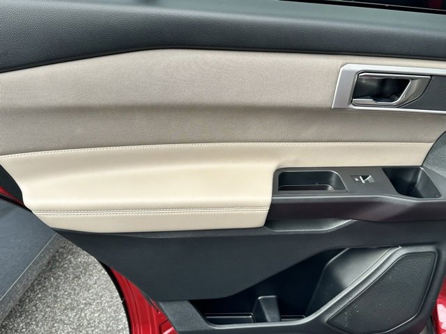 Used 2020 Ford Explorer XLT image 20