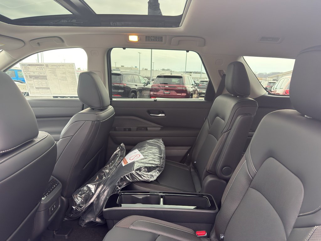 New 2026 Nissan Pathfinder SL image 33