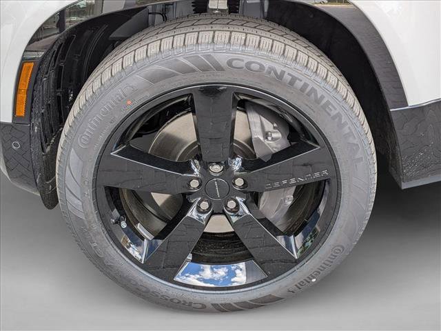 New 2026 Land Rover Defender 110 X-Dynamic SE image 9