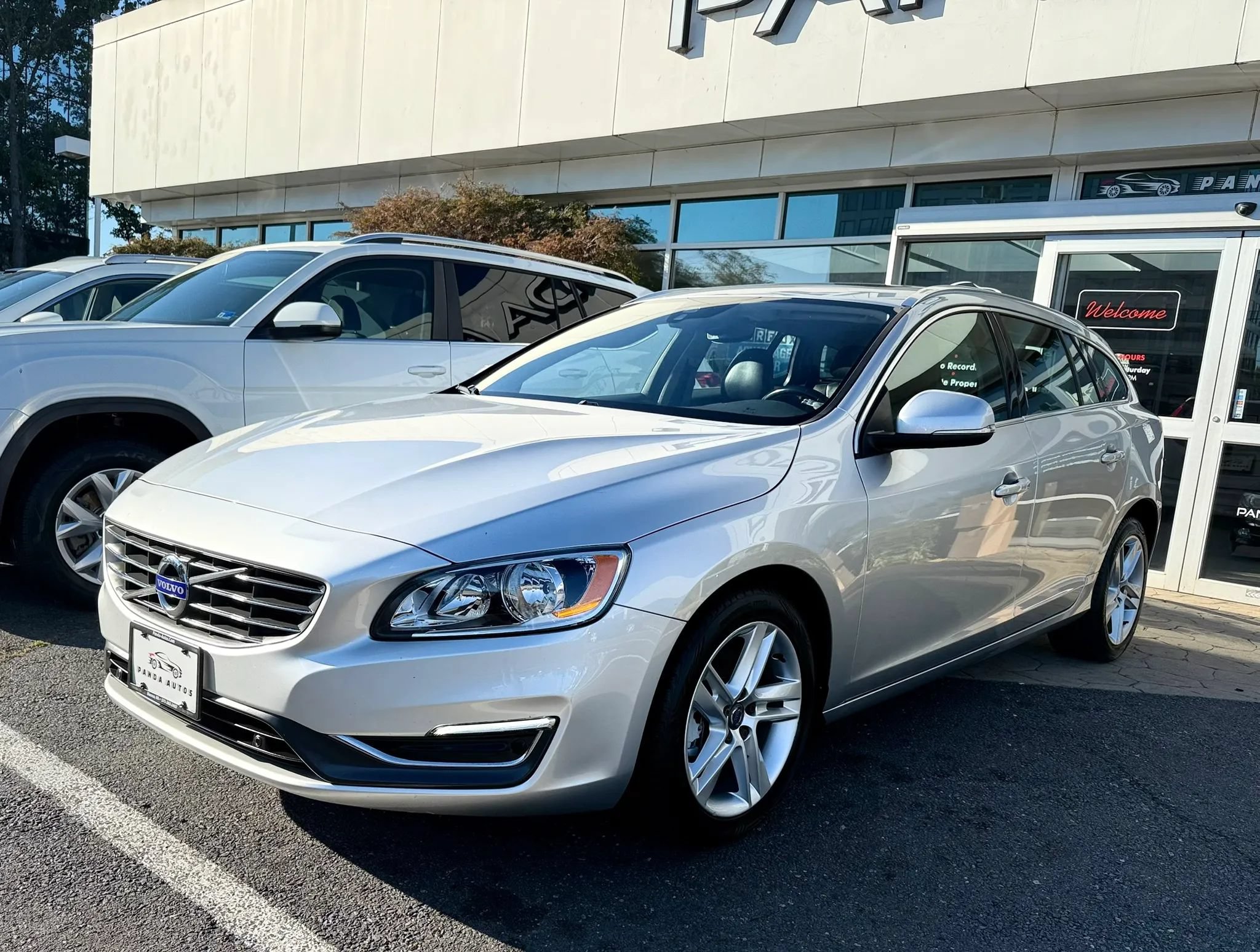 Used 2015 Volvo V60 T5 Premier FWD image 3