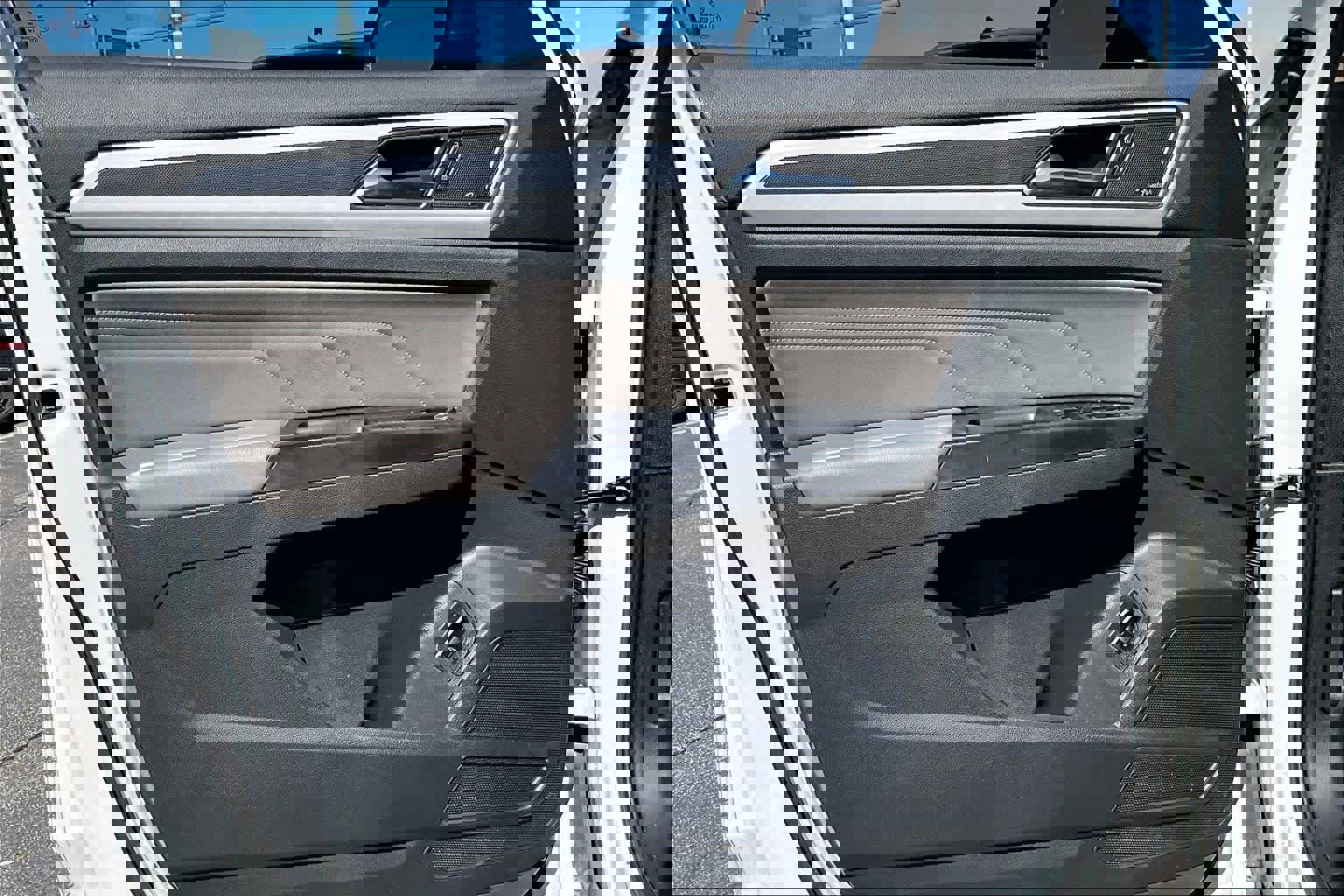 Used 2021 Volkswagen Atlas SEL Premium w/ MDO Package (Bench Seat) image 21