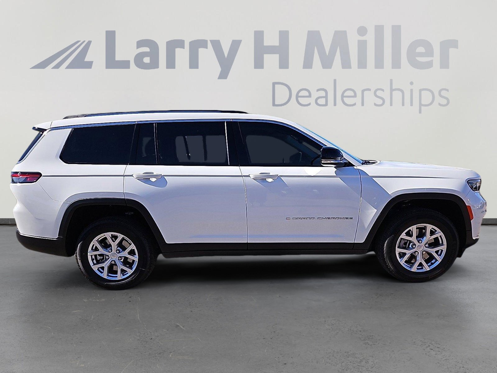 New 2024 Jeep Grand Cherokee L Limited image 7