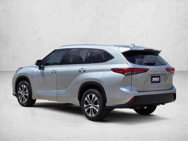 Used 2021 Toyota Highlander XLE FWD image 7