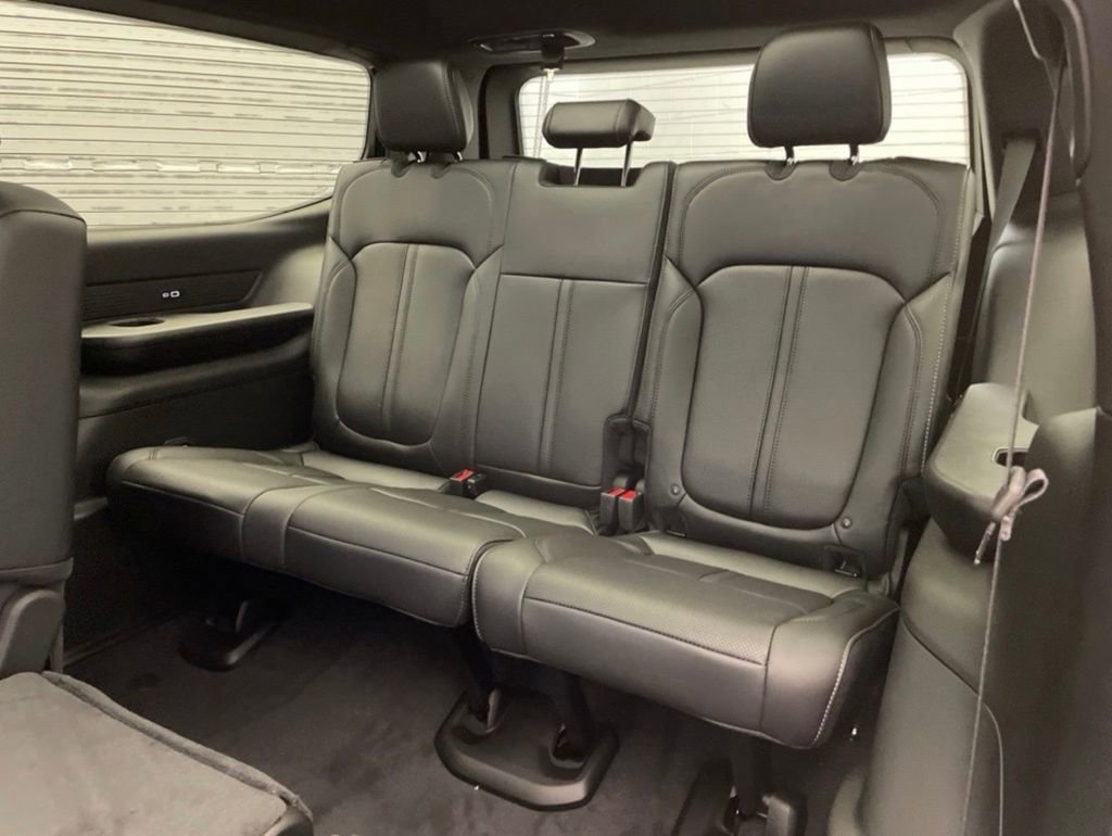 New 2025 Jeep Wagoneer 4WD w/ Premium Group I image 21