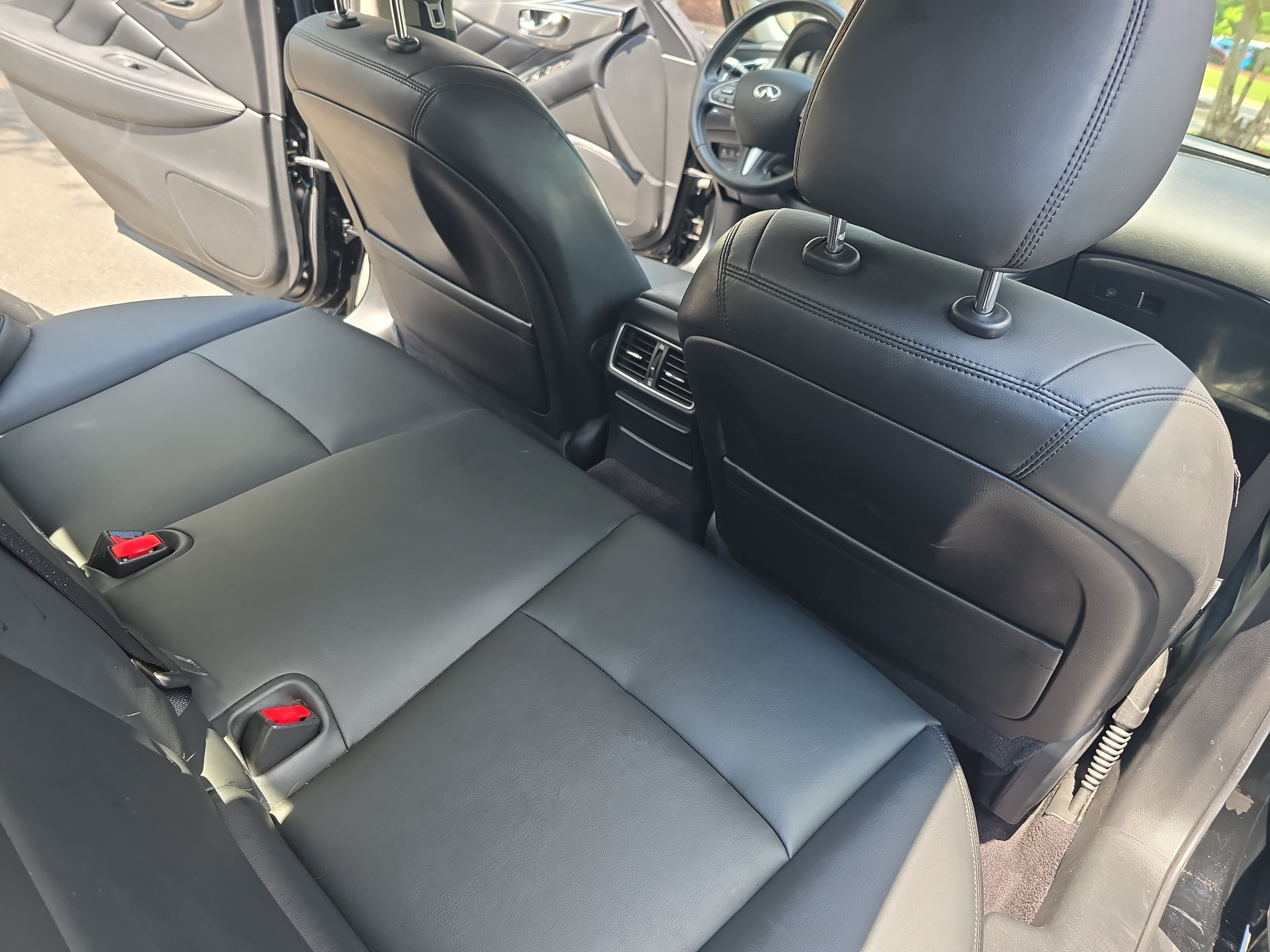 Used 2017 INFINITI Q50 2.0t w/ Moonroof Package RWD image 11