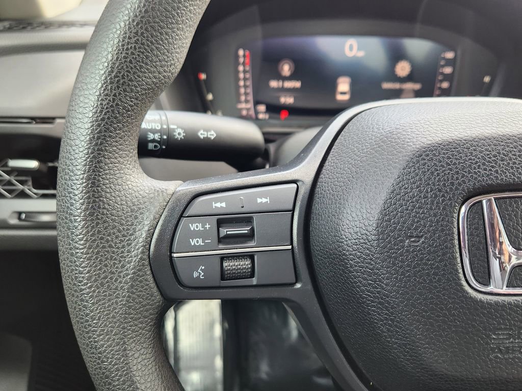 Used 2023 Honda Accord EX image 17