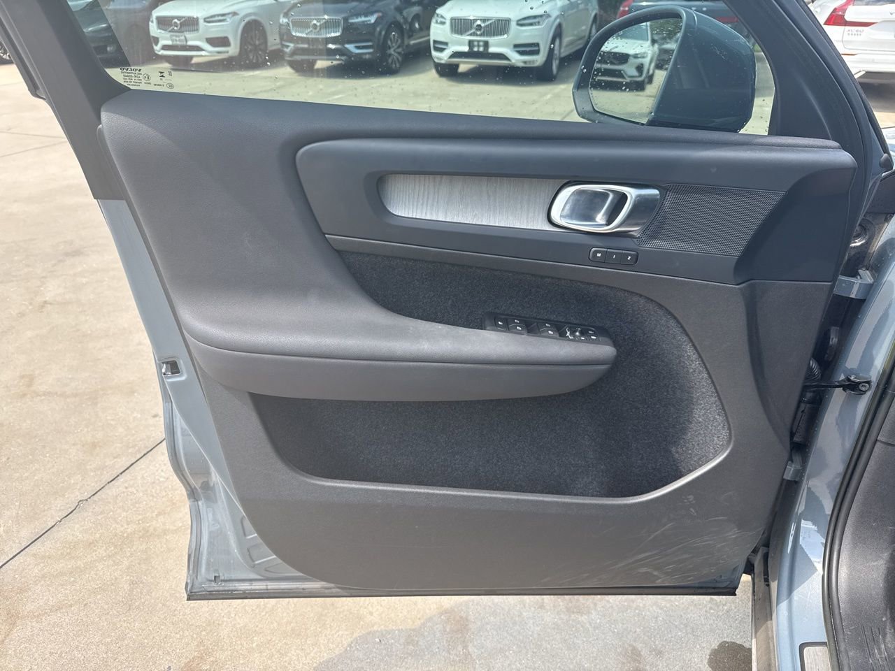 Certified 2023 Volvo XC40 B5 Plus image 18