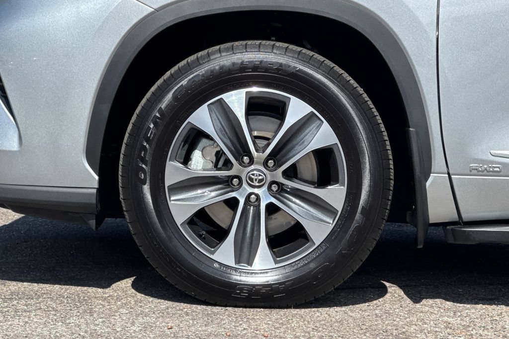 Certified 2025 Toyota Highlander XLE AWD/4WD image 27