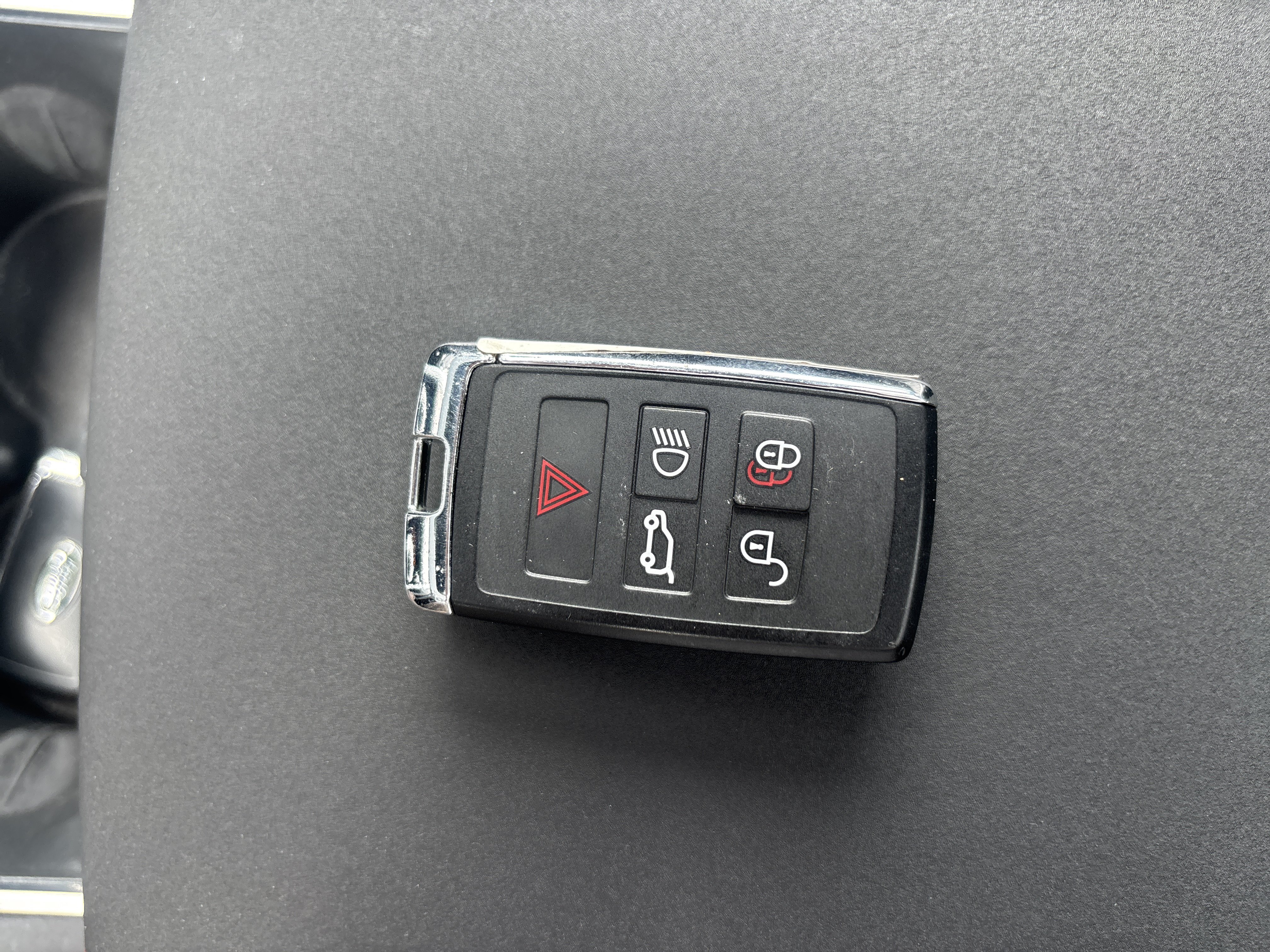 Used 2023 Land Rover Discovery Sport SE R-Dynamic AWD/4WD image 29
