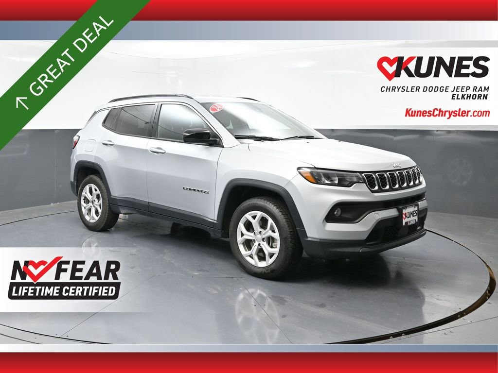 Used 2024 Jeep Compass Latitude image 1