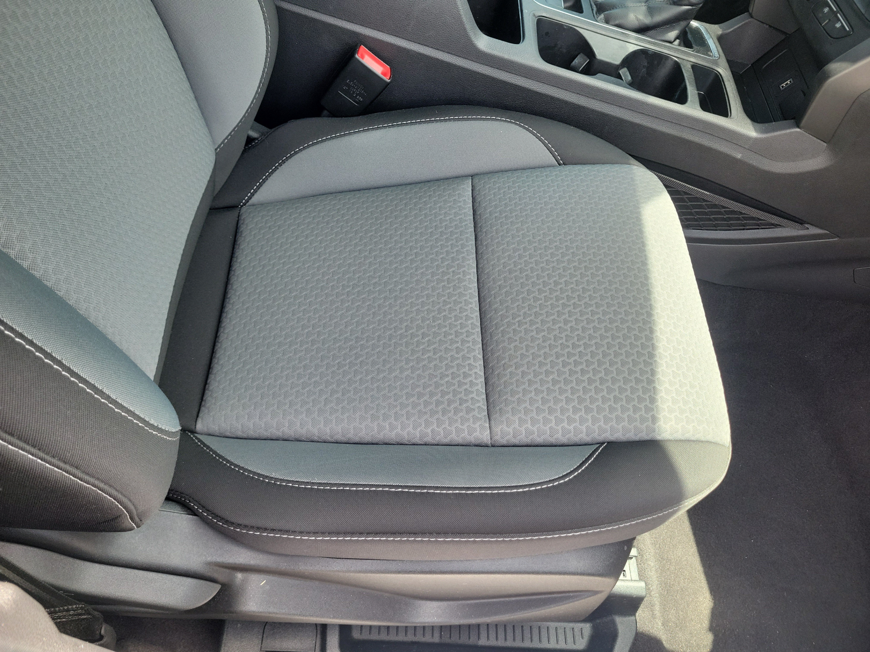 Used 2019 Ford Escape SE FWD image 18