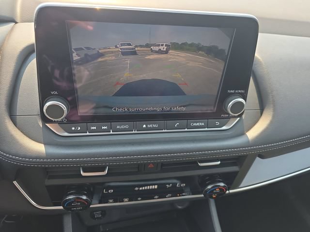Used 2025 Nissan Rogue SV FWD image 23