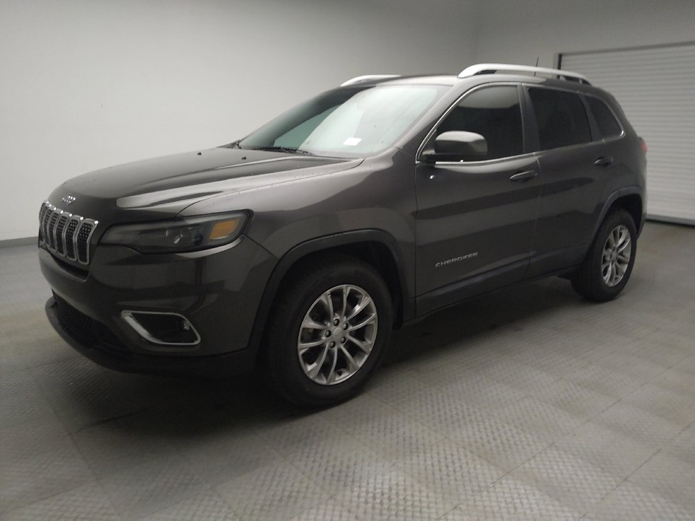 Used 2019 Jeep Cherokee Latitude Plus w/ Cold Weather Group image 2