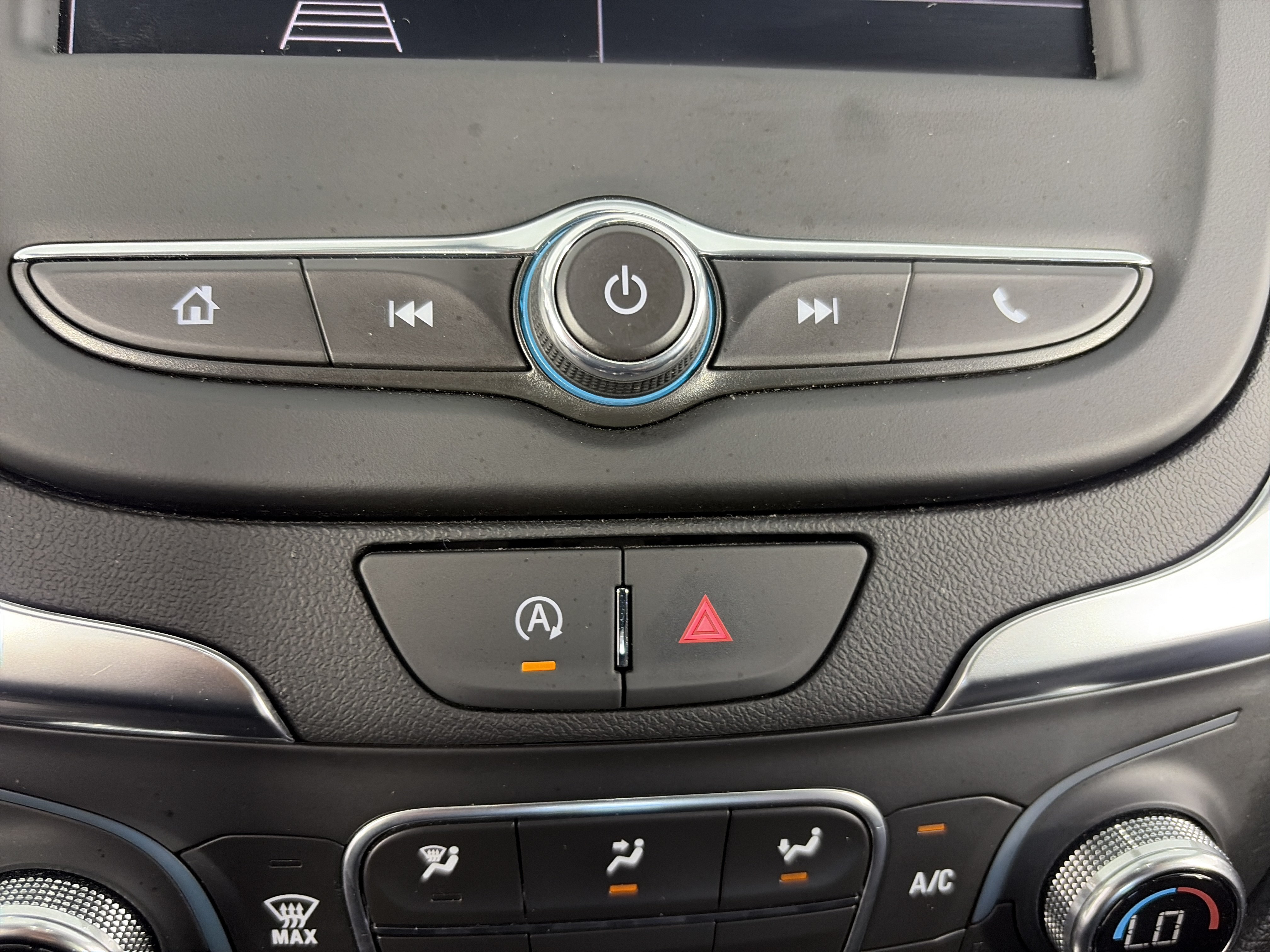 Used 2024 Chevrolet Equinox LT FWD image 22