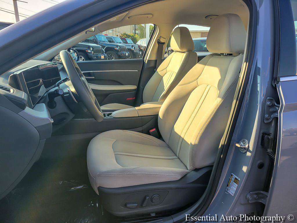 Used 2025 Hyundai Sonata SEL FWD image 16