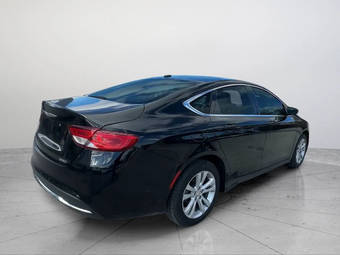 Used 2015 Chrysler 200 Limited w/ Convenience Group FWD image 5