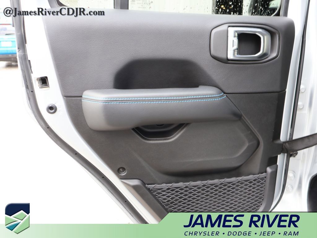 Used 2023 Jeep Wrangler Unlimited Rubicon 4xe w/ Cold Weather Group AWD/4WD image 16