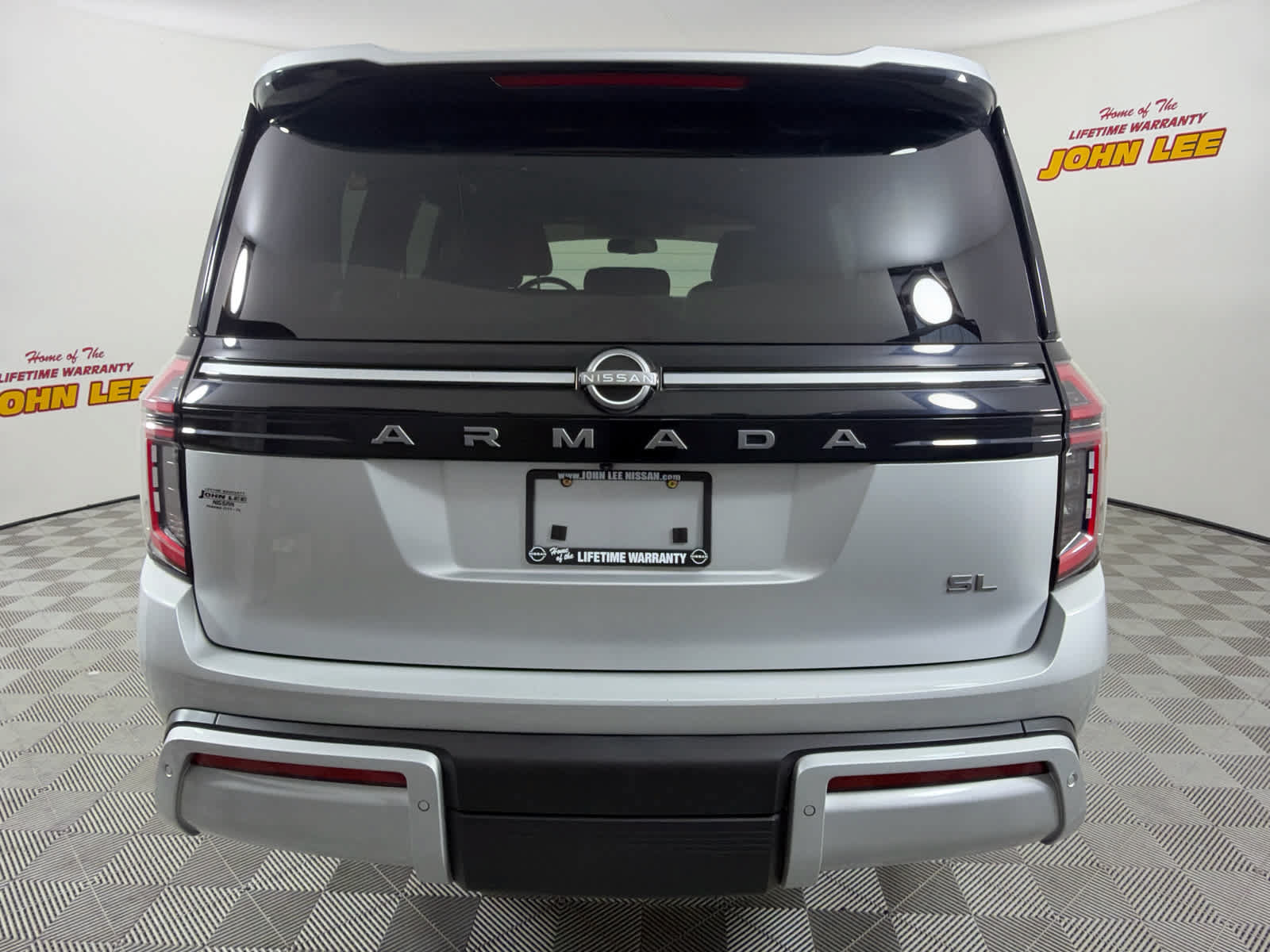 Certified 2025 Nissan Armada SL w/ Captain's Chari Seat Package RWD image 4