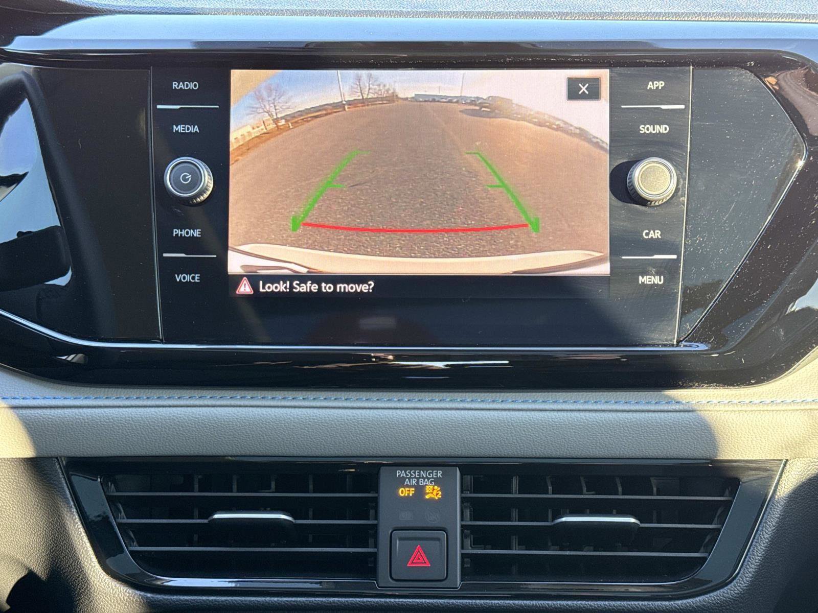 Used 2024 Volkswagen Taos SE image 5