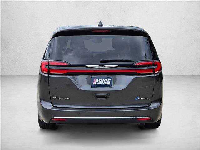 Used 2022 Chrysler Pacifica Limited w/ Uconnect Theater Family Group FWD image 6
