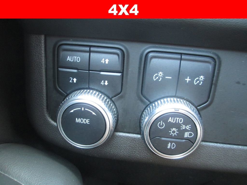 Used 2022 GMC Yukon AT4 AWD/4WD image 31