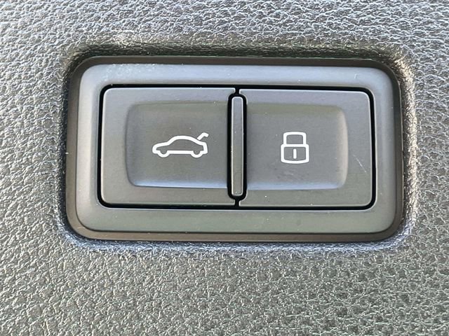 Used 2021 Audi Q8 Premium Plus w/ Premium Plus Package AWD/4WD image 9