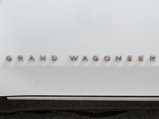 Used 2024 Jeep Grand Wagoneer L Series III AWD/4WD image 43
