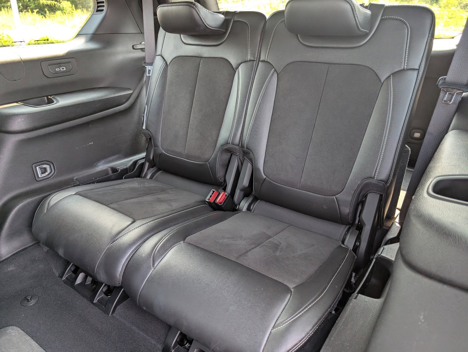 Certified 2024 Jeep Grand Cherokee L Laredo image 18