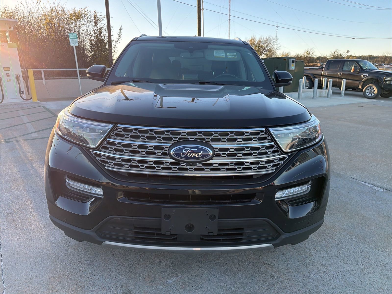 Used 2022 Ford Explorer Limited w/ Limited Technology Package image 8