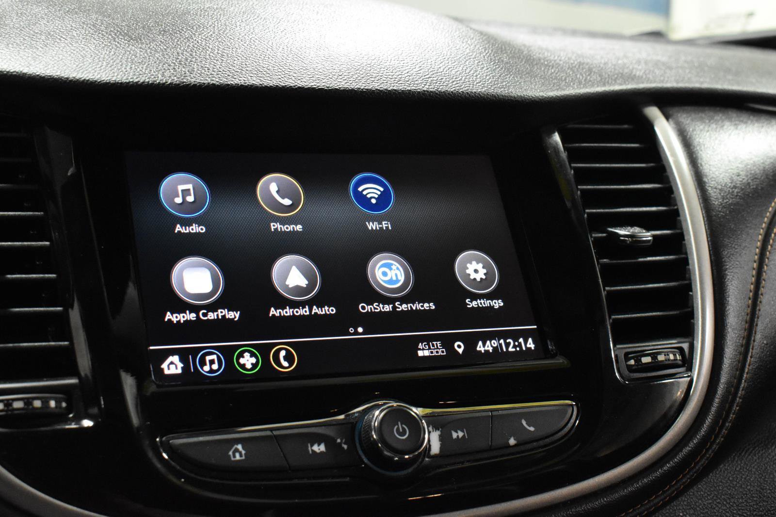 Used 2020 Chevrolet Trax LT w/ Sun & Sound Package image 14