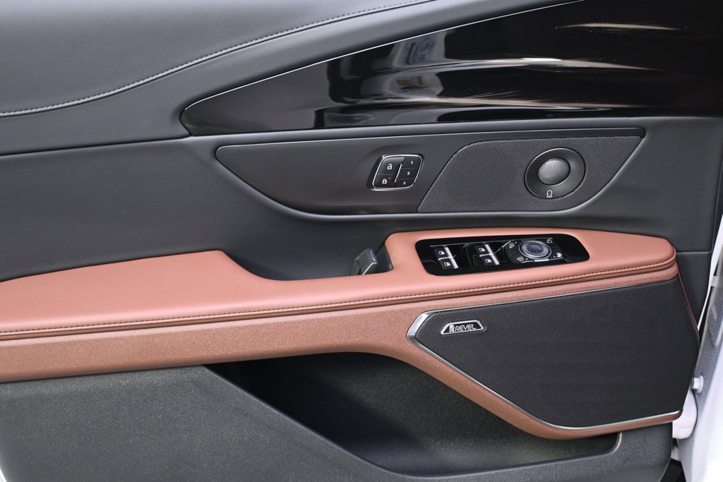 New 2026 Lincoln Nautilus Reserve image 21