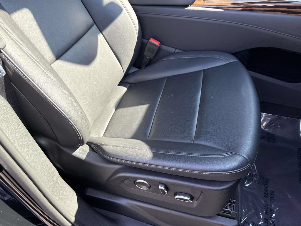 Used 2024 Cadillac Escalade ESV Luxury RWD image 27