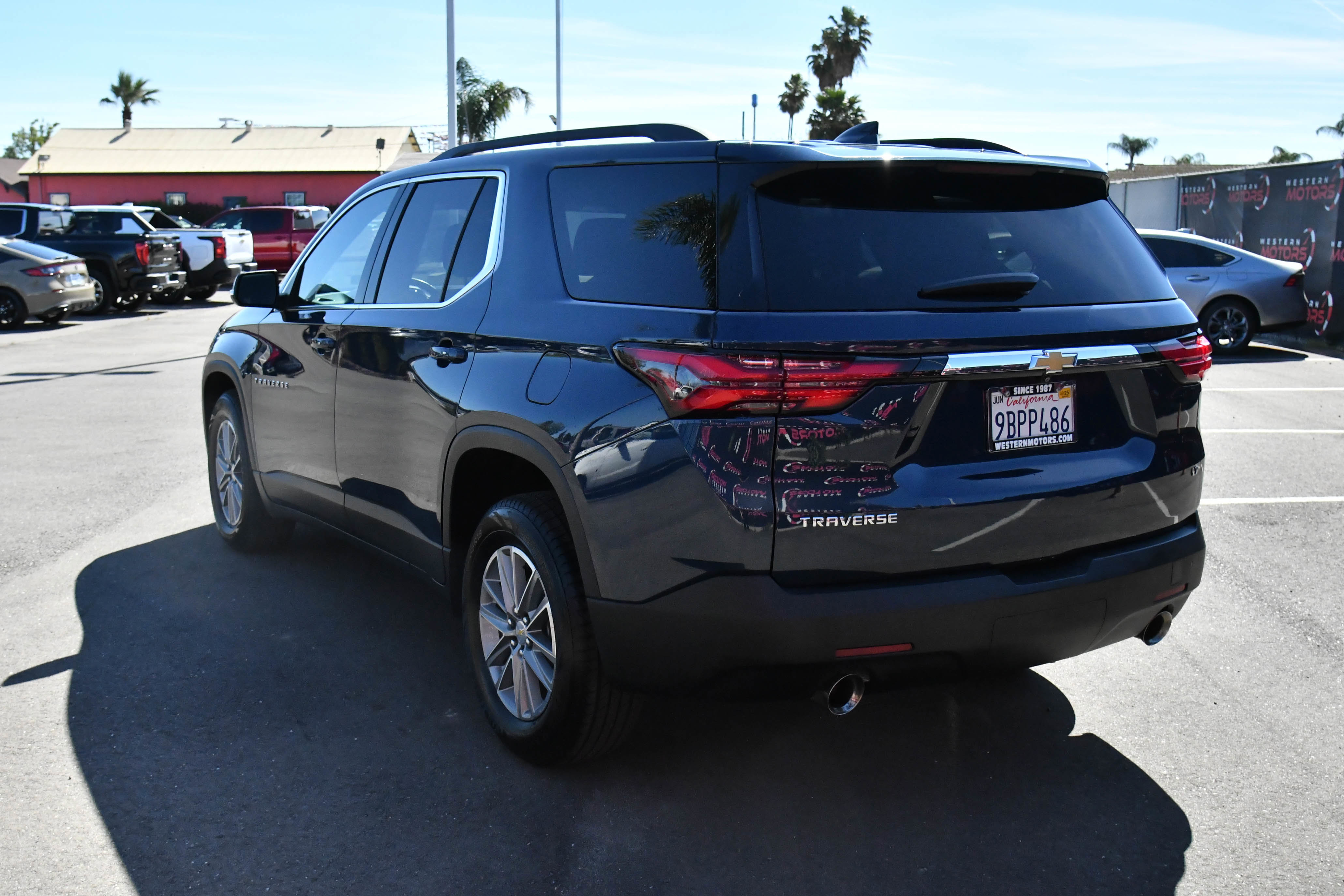 Used 2022 Chevrolet Traverse LT image 6