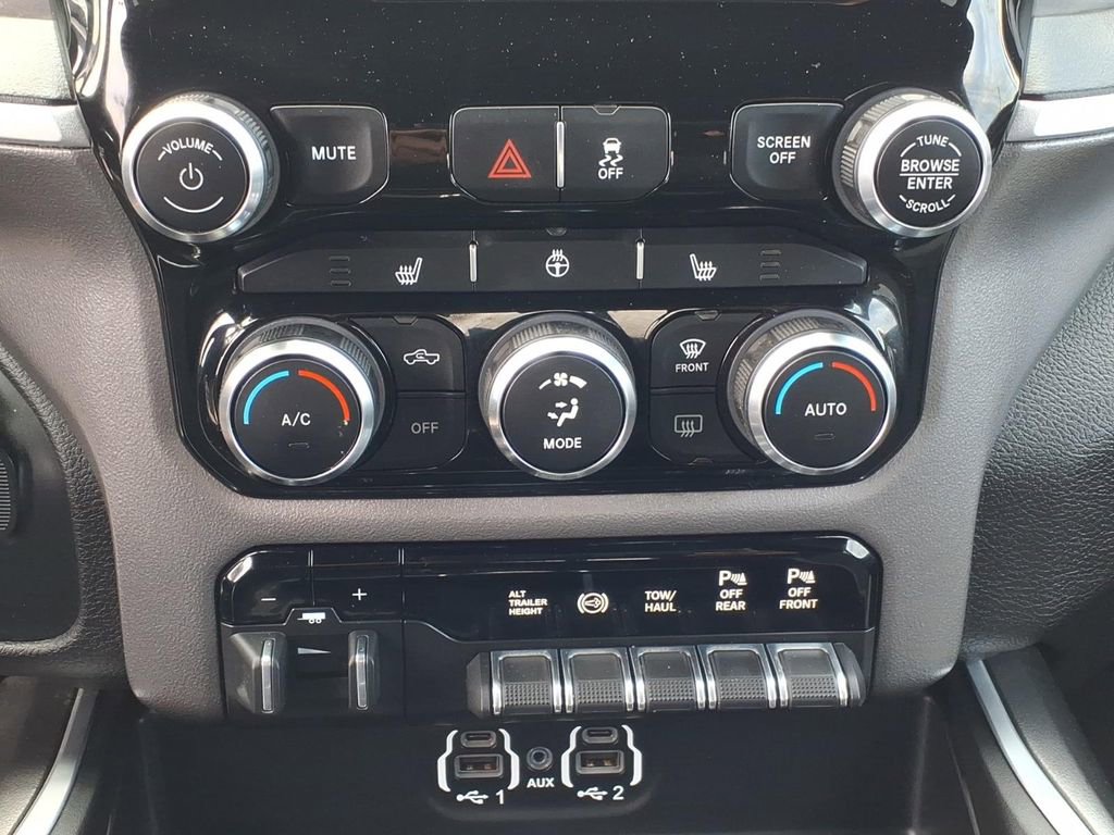 Used 2023 RAM 3500 Big Horn w/ Level 2 Equipment Group AWD/4WD image 8