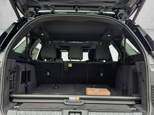 New 2026 Land Rover Discovery Limited Edition AWD/4WD image 25