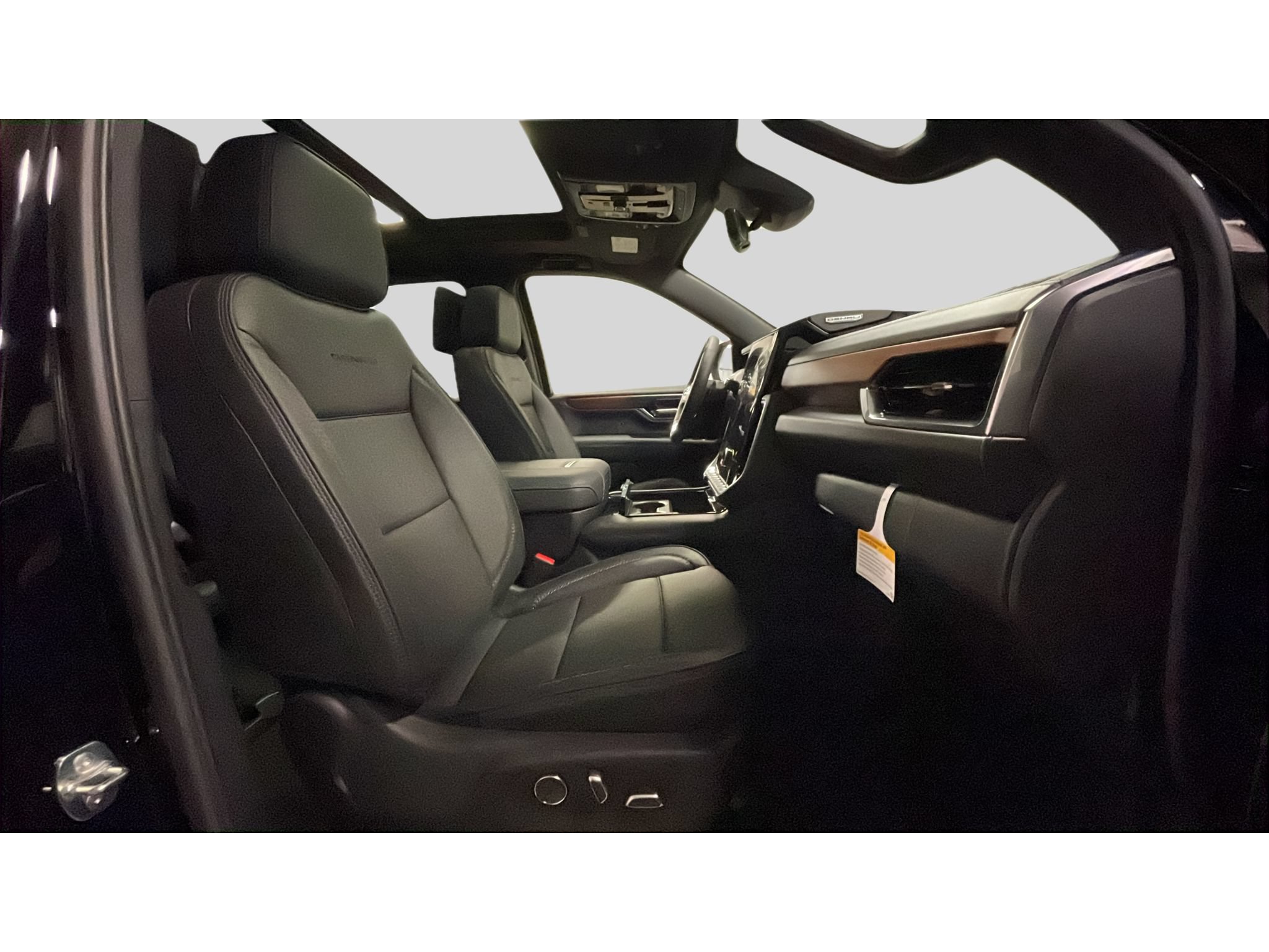New 2026 GMC Yukon XL Denali w/ Denali Reserve Package AWD/4WD image 18