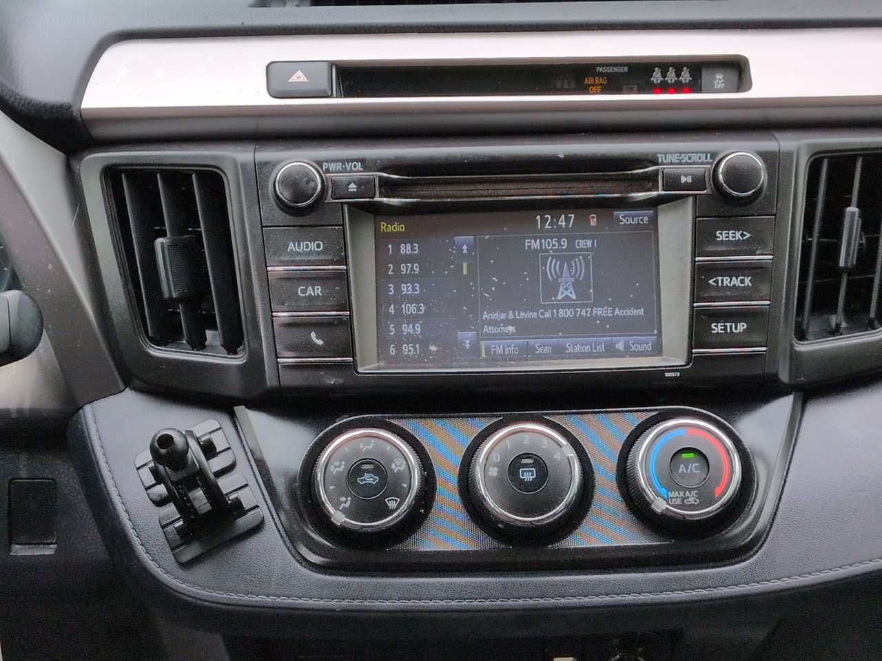 Used 2017 Toyota RAV4 LE FWD image 21