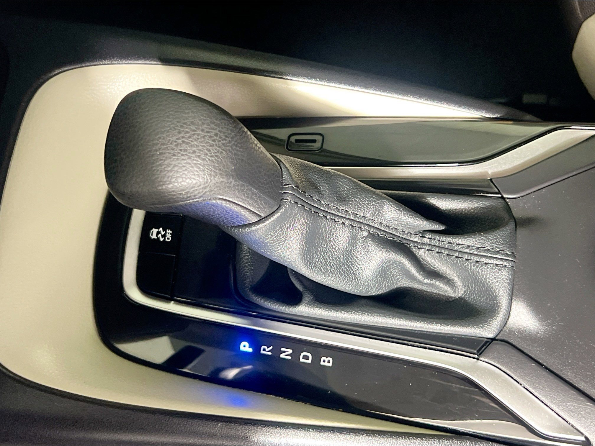 Used 2025 Toyota Corolla LE image 24