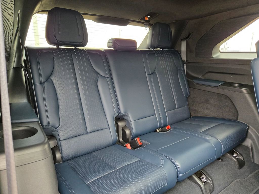 Certified 2025 Cadillac Escalade IQ Luxury 2 w/ LPO, Premium Carpet Package image 30