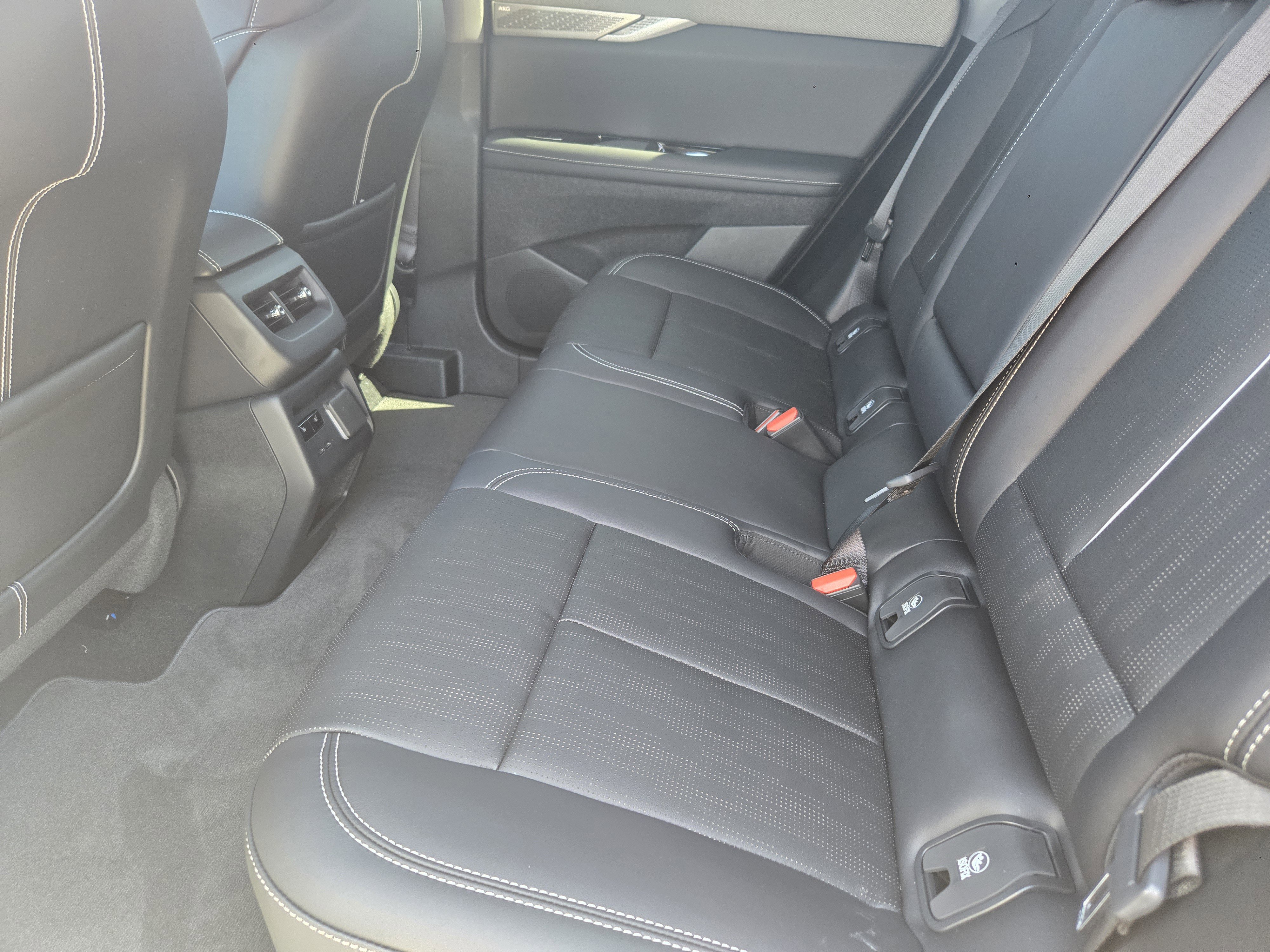 New 2025 Cadillac Optiq Luxury 2 image 20