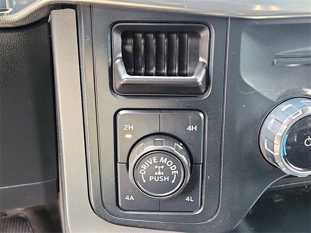 Used 2025 Ford F150 Lariat w/ Equipment Group 501A Mid image 14