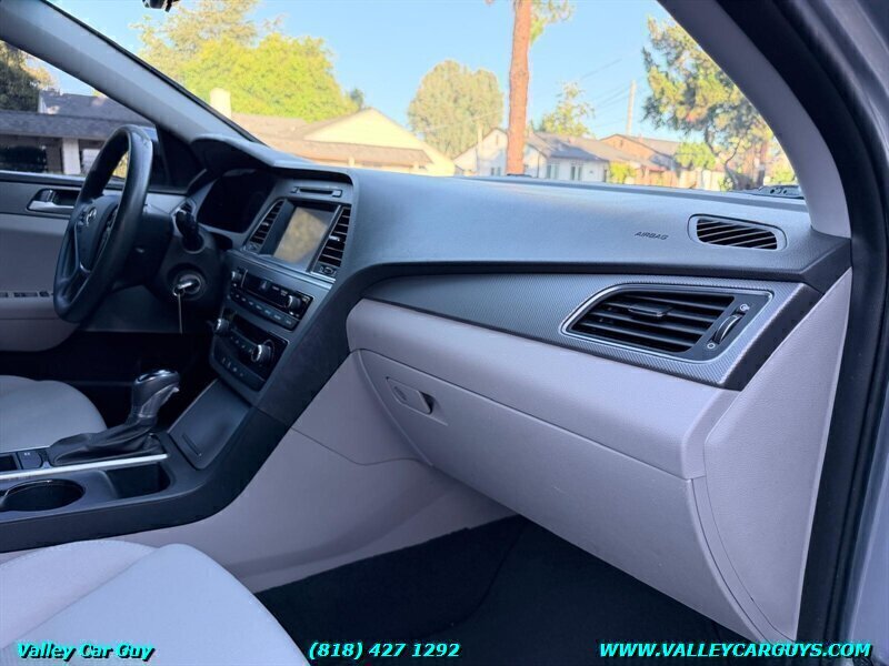 Used 2016 Hyundai Sonata SE FWD image 9