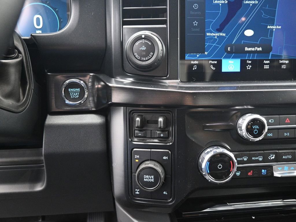 New 2026 Ford F250 Lariat w/ Black Appearance Package image 18