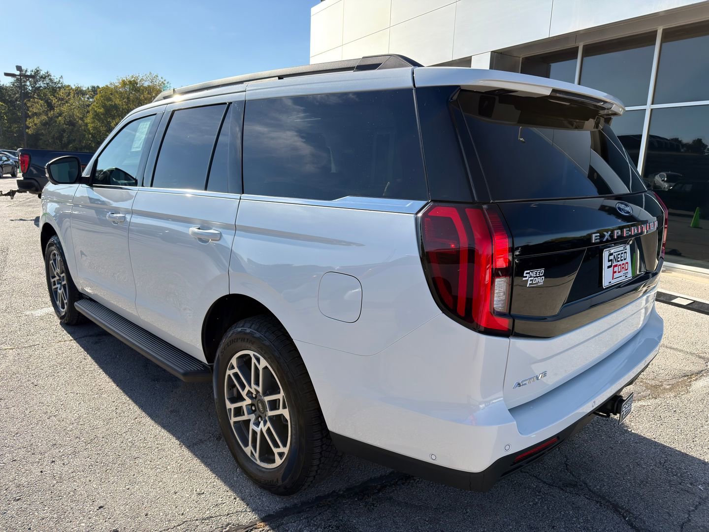 New 2025 Ford Expedition Active image 5